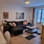 Lovely Flat & Parking In The Heart Of *