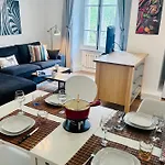 Apartamento Lovely Flat & Parking In The Heart Of *