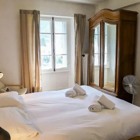 아파트 Lovely Flat & Parking In The Heart Of
