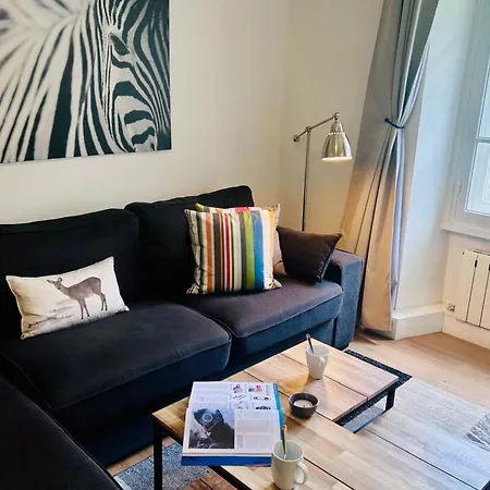 Lovely Flat & Parking In The Heart Of
