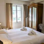 Apartment Lovely Flat & Parking In The Heart Of